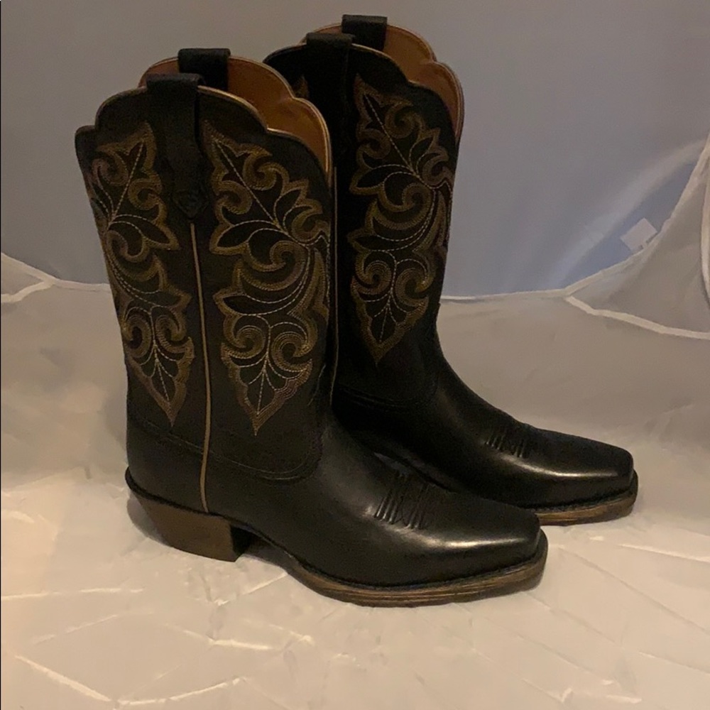 Ariat Women’s Round Up Square Toe